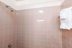 Ocean House Hotel & Motel