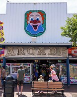 Ocean House Hotel & Motel