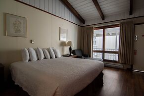 Ocean House Hotel & Motel