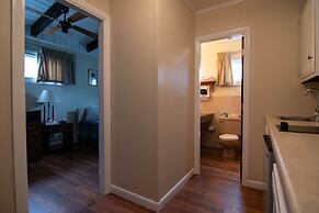 Ocean House Hotel & Motel