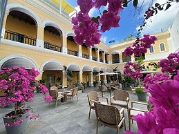 Palacio Provincial San Juan, Curio Collection by Hilton