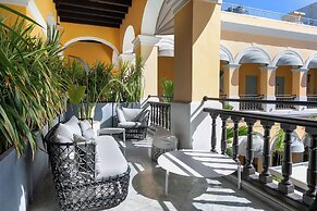 Palacio Provincial San Juan, Curio Collection by Hilton