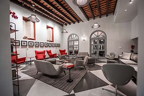 Palacio Provincial San Juan, Curio Collection by Hilton