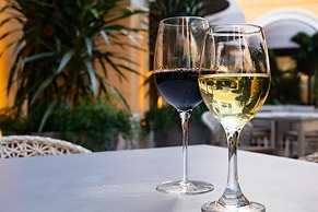 Palacio Provincial San Juan, Curio Collection by Hilton