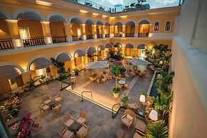 Palacio Provincial San Juan, Curio Collection by Hilton
