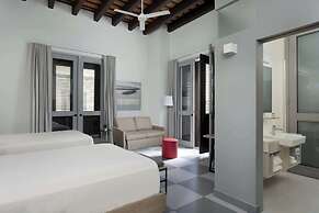 Palacio Provincial San Juan, Curio Collection by Hilton