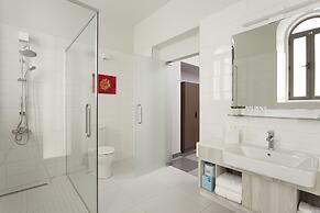 Palacio Provincial San Juan, Curio Collection by Hilton