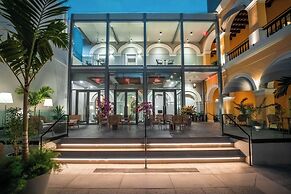 Palacio Provincial San Juan, Curio Collection by Hilton