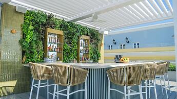 Palacio Provincial San Juan, Curio Collection by Hilton