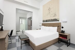 Palacio Provincial San Juan, Curio Collection by Hilton