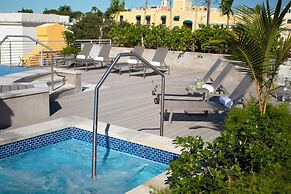 Palacio Provincial San Juan, Curio Collection by Hilton