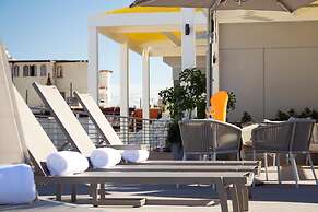 Palacio Provincial San Juan, Curio Collection by Hilton