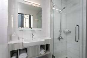 Palacio Provincial San Juan, Curio Collection by Hilton