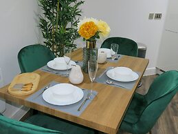 Tudors eSuites JQ Regency Kingsize