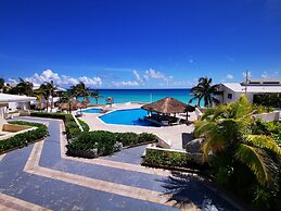 Lovely Beachfront Estudio in Hotel Zone