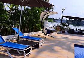 Casa Quinta en condominio Campestre el Peñon Girardot