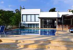 Casa Quinta en condominio Campestre el Peñon Girardot