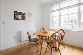 Hausd - Floral Street