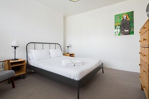 Hausd - Floral Street