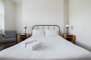 Hausd - Floral Street