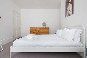 Hausd - Floral Street