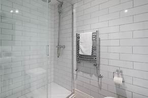 Hausd - Floral Street