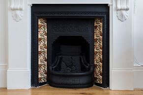 Hausd - Floral Street