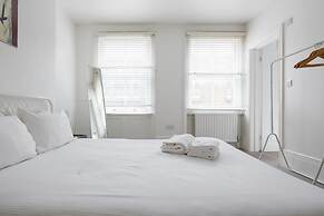 Hausd - Floral Street