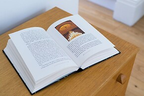 Hausd - Floral Street