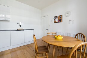 Hausd - Floral Street