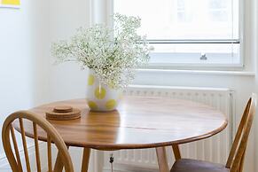 Hausd - Floral Street