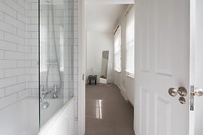 Hausd - Floral Street