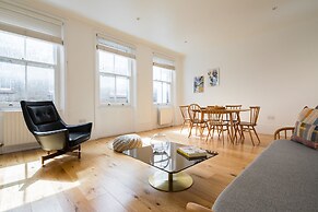 Hausd - Floral Street