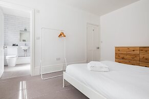 Hausd - Floral Street