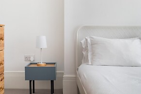 Hausd - Floral Street