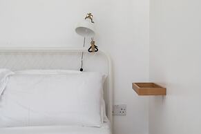 Hausd - Floral Street