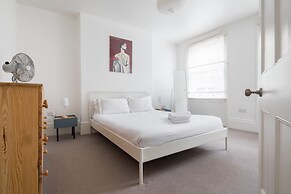 Hausd - Floral Street