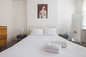 Hausd - Floral Street