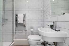 Hausd - Floral Street