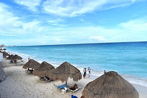 Brisas Beachfront Studios In Hotel Zone