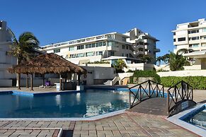 Brisas Beachfront Studios In Hotel Zone