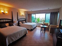 Brisas Beachfront Studios In Hotel Zone