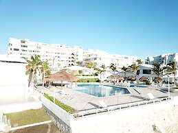 Brisas Beachfront Studios In Hotel Zone