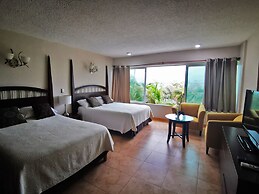 Brisas Beachfront Studios In Hotel Zone