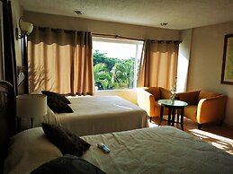 Brisas Beachfront Studios In Hotel Zone