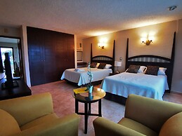 Brisas Beachfront Studios In Hotel Zone