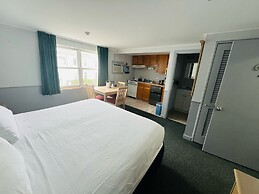 Harbor Landing Resort