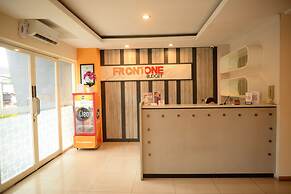 Front One Budget Malang