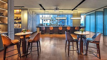 Vignette Collection Hangzhou Huaxia Center Hotel by IHG