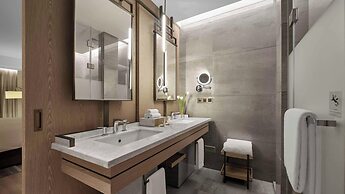 Vignette Collection Hangzhou Huaxia Center Hotel by IHG